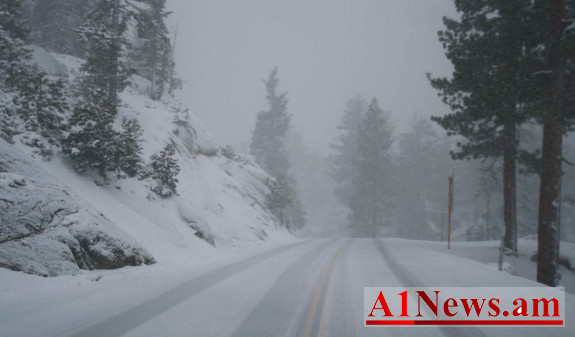 snowyroadsatemeraldbaythumb_YKRmB.jpg