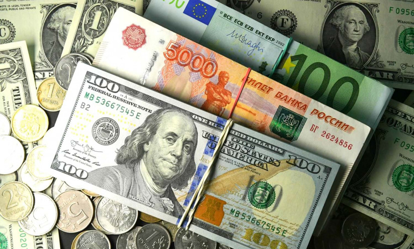 vse-u-kogo-est-dengi-dollarah-i-evro-obyazany-obmenyat-ih-na-rubli-do-3-marta-3_mles7.jpg