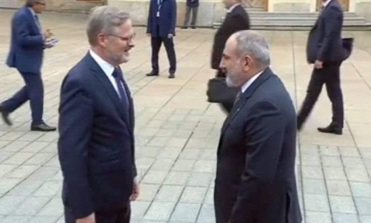 pashinynay-tesanyut-e-hraparake_MEq6J.jpg