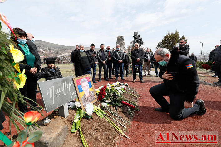 pashinyan-xaytarak_CIuE1.jpg