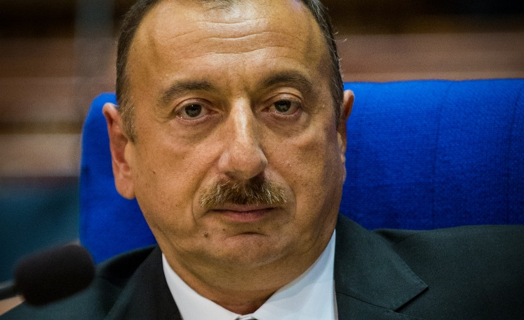 olham-aliev_jCemn.jpg