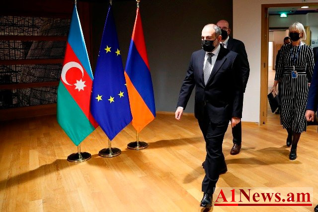 nikol-pashinyan-erakoxm_mm7px.jpg