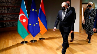 nikol-pashinyan-erakoxm_mm7px.jpg
