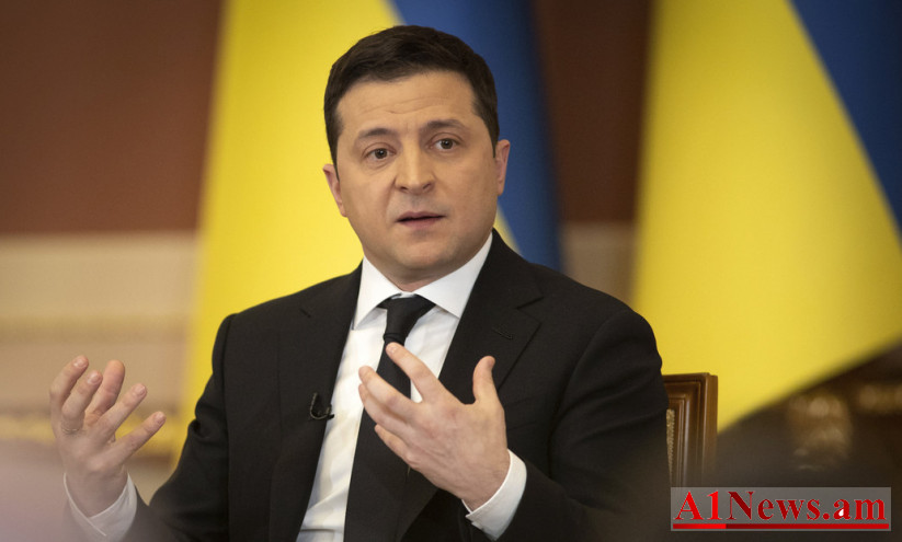 zelenski-imposes-martial-law-throughout-ukraine-and-claims-that-russia_UasXA.jpg