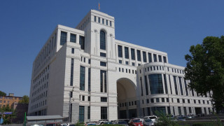 ministryofforeignaffairsinyerevanthumb_VEHhG.jpg