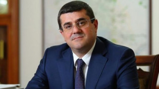 arayik-harutyunyan_09I0R.jpg