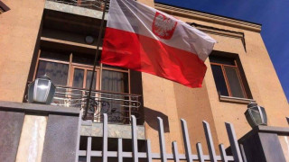 flagofpolandinpolishembassyyerevan_cx8Xu.jpg