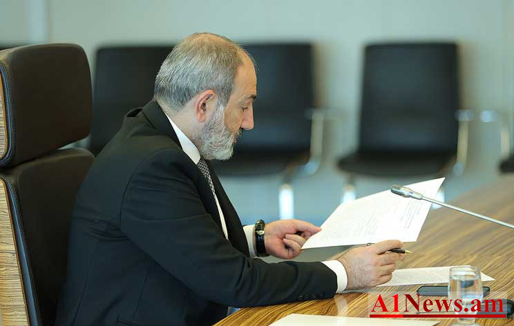 nikol-pashinyan-voroshum_X04Wd.jpg