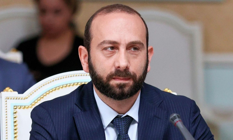 ararat-mirzoyan_79Lhv.jpg