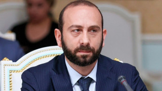 ararat-mirzoyan_79Lhv.jpg