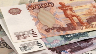 russiaruble-922x614-1_uPpVn.jpg