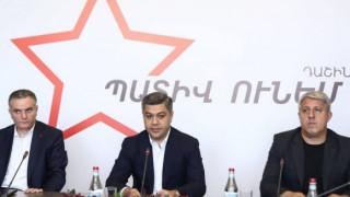 pativ-unem-artur-vanecyan-artak-zaqaryan-580x460_mvV0U.jpg