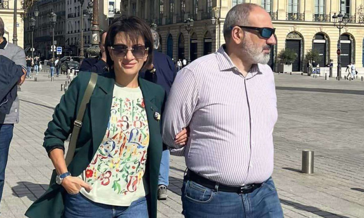 anna-hakobyan-nikol-pashinyan_NYXax.jpg